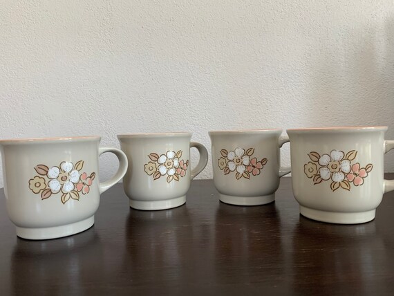 4 Stoneware Mugs Vintage Hearthside Chantilly Fleur de Bois Set of Four