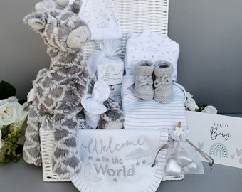 Stunning & Unisex Gentle Giraffe Baby Hamper, Welcome To The World Baby Basket, Bumbles And Boo, 5 Star Reviews, Baby Shower Hampers