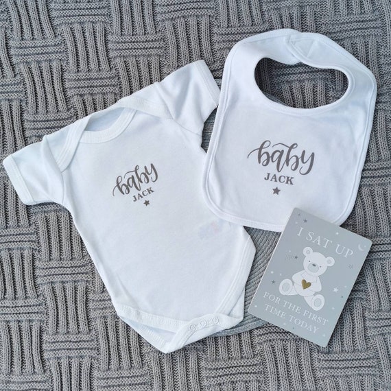 BABY GIFT SET VEST AND BIB WITH ELEPHANT AND PERSONALISED NAME INCLUDED NEWBORN