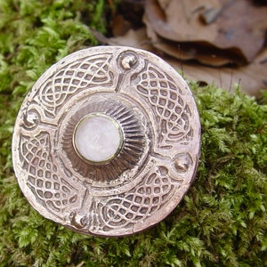 Bronze disc fibula