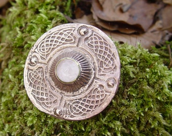 Scheibenfibel aus Bronze / Disc Fibula