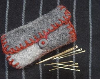 Felt needle roller