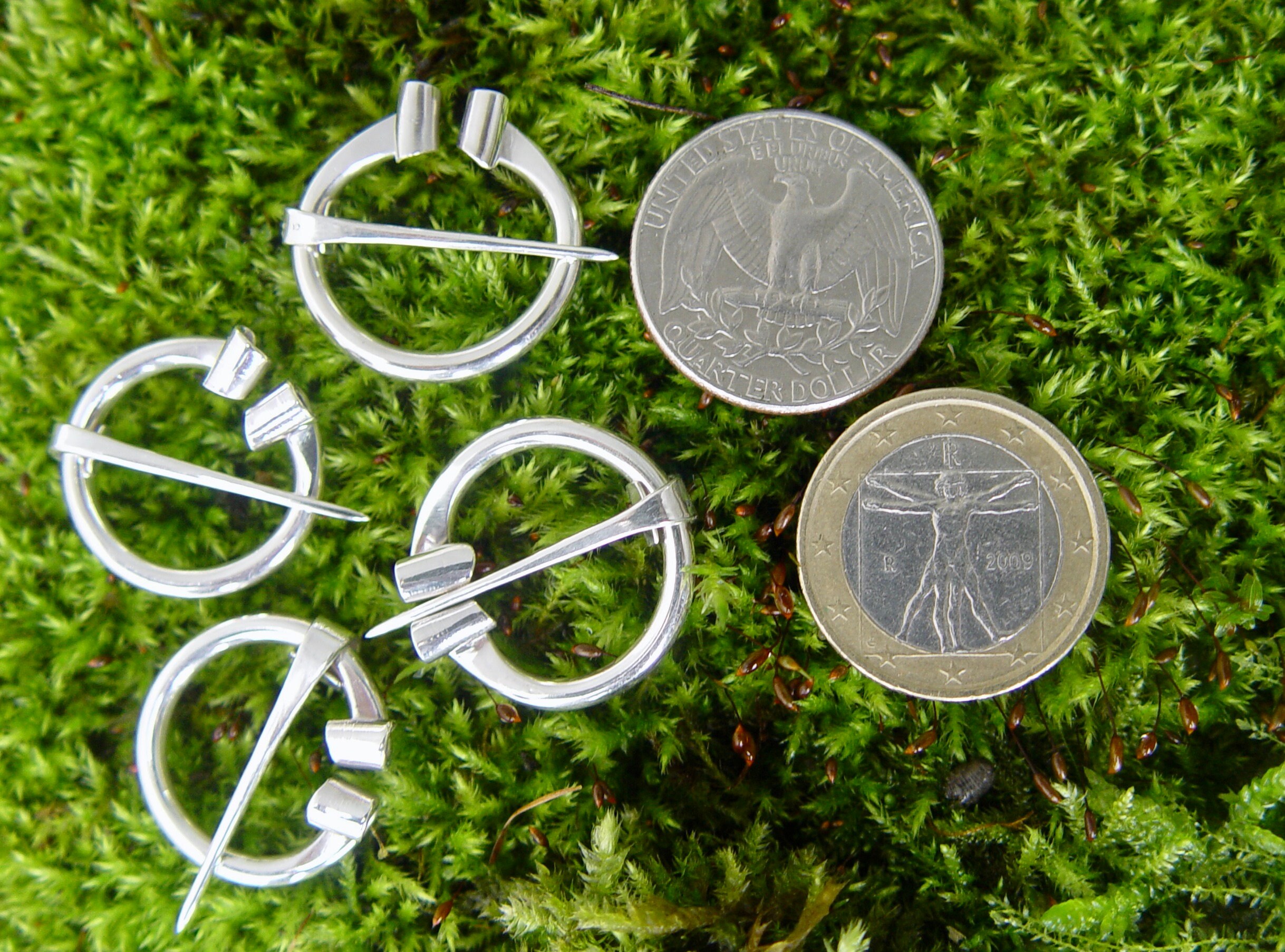 Paire D'anneaux En Argent (type Broche) - Occasion - Couleur Argenté