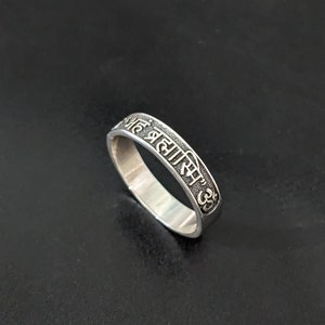 OHM Sanskrit Mantra "AHM BRAHMASHMI" Sterling silver ring, Simple Band Ring in Silver, Silver Mantra Ring, Gifts for Her