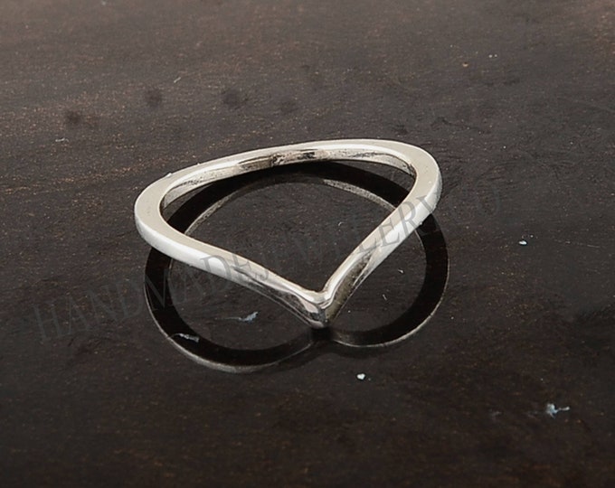 knuckle ring V design ring promise ring midi ring dainty ring Silver chevron ring 925 sterling silver V shape ring delicate ring