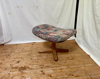 Vintage teakhouten kruk/poef/voetenbank uit het midden van de vorige eeuw