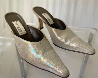 Vintage Braccialini iridescent beige, pointed, leather mules. Size IT37