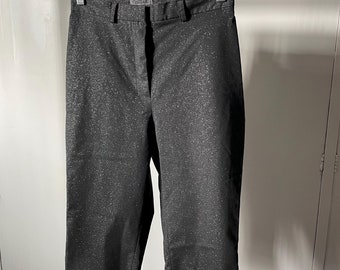 Pantalon longueur genou Versus by Gianni Versace des années 1990. Taille IT 42