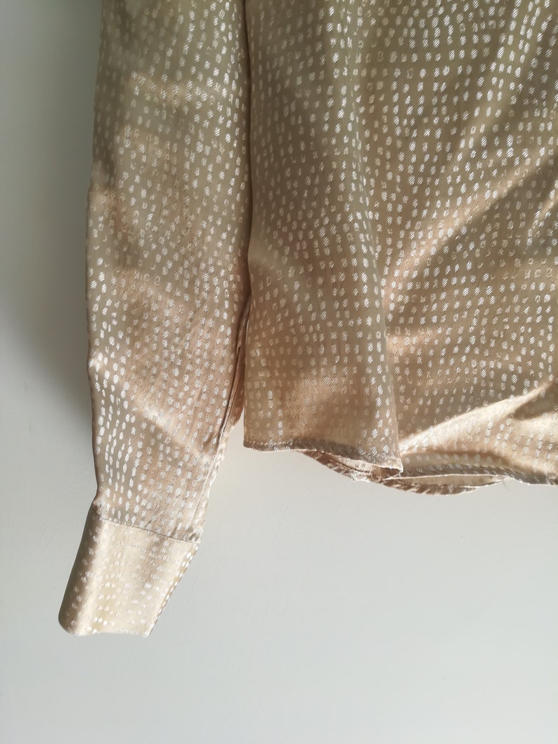 Vintage Champagne coloured Shirt with soft white spots all over Size 42 IT