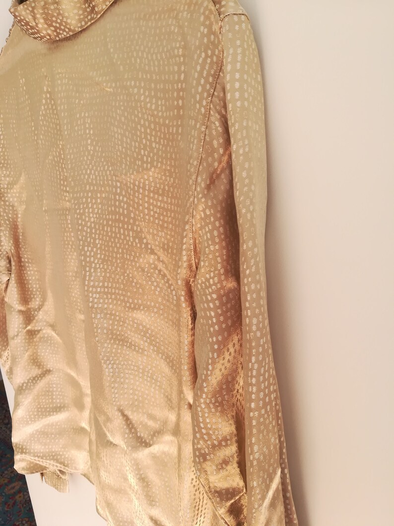 Vintage Champagne coloured Shirt with soft white spots all over Size 42 IT