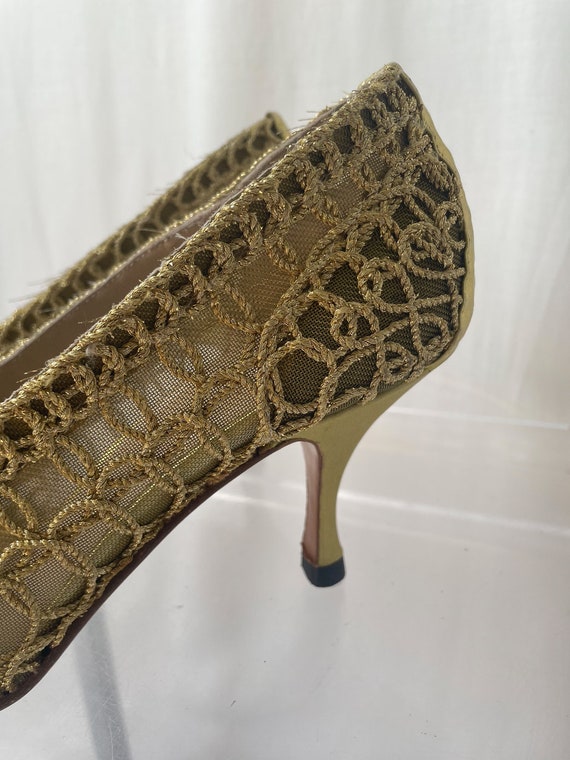 1980's golden heels covered in swirls. Size IT38,5 - image 7
