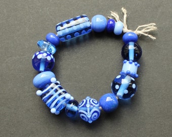 16 glass beads "Royal Blue", pearl set in shades of blue, ink blue, Italian Murano glass, lampwork, handmade by PERSICO