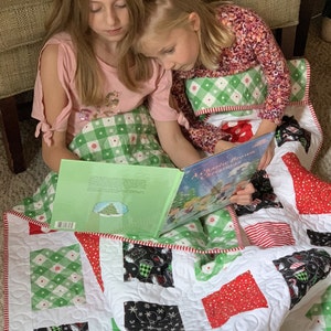Holiday Cheer Quilt, Farmhouse Holiday Quilt, Coffee Lovers Quilt, Holiday Beverage Quilt, Handmade Quilt, Blanket, Handmade Christmas Gift