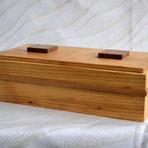 Schmuckkästchen, Schmuckschatulle aus Holz, antikes Tannenholz