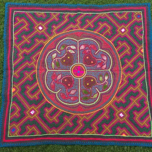 Gobelin Shipibo 66 x 63 cm