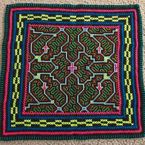 Gobelin Shipibo 34 x 33 cm