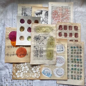 Campionatore di carta - Pacchetto di pagine di libri vintage/antichi - Diario spazzatura - Pasta da modellare - Acquerello metallico - Gesso - Tecnica mista - Inchiostro