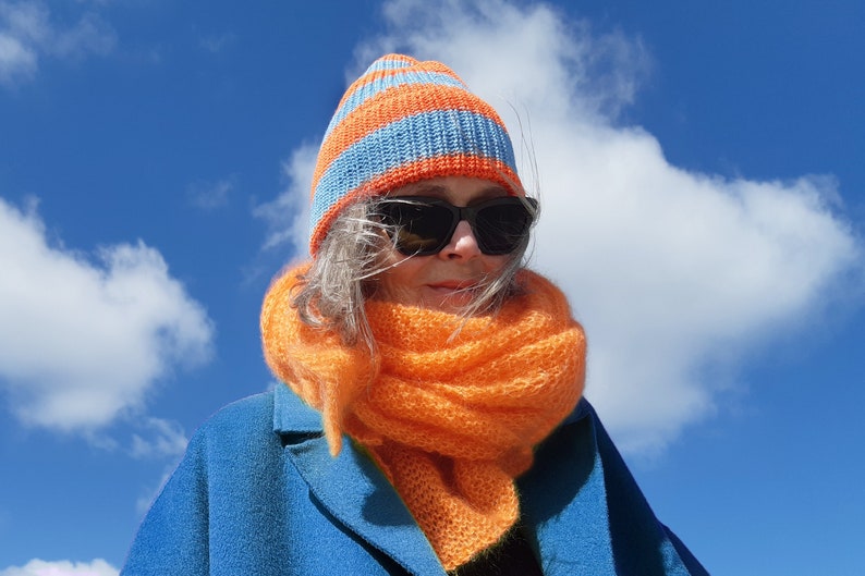 Unikat, orange, XL-Weiches Mohairtuch-Seide, Dreieckstuch, Schultertuch, scarf, Mütze hellblau-neonorange gestreift Bild 1