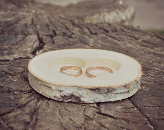 Soporte de anillo de madera rústica, almohada portadora de anillo de boda de abedul, caja de anillo, rebanada de árbol de abedul propuesta de regalo del día de San Valentín rebanada de madera