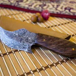 Coltello Skinner in acciaio damasco: maniglia di legno