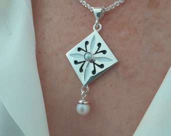 Sterling silver 925, Enamel and Pearl Art Deco Style Flower Pendant
