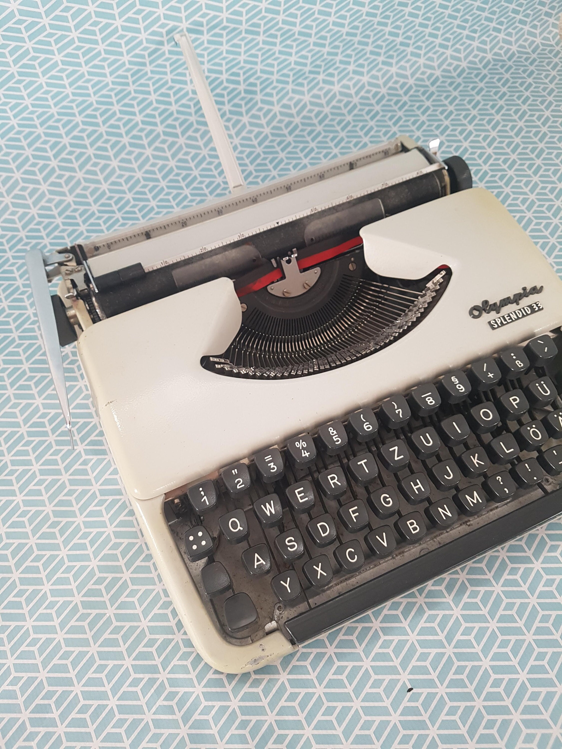 Typewriter Olympia Splendid 33 vintage decoration gift friends typewriter cream typewriter made in Germany Kramurilove