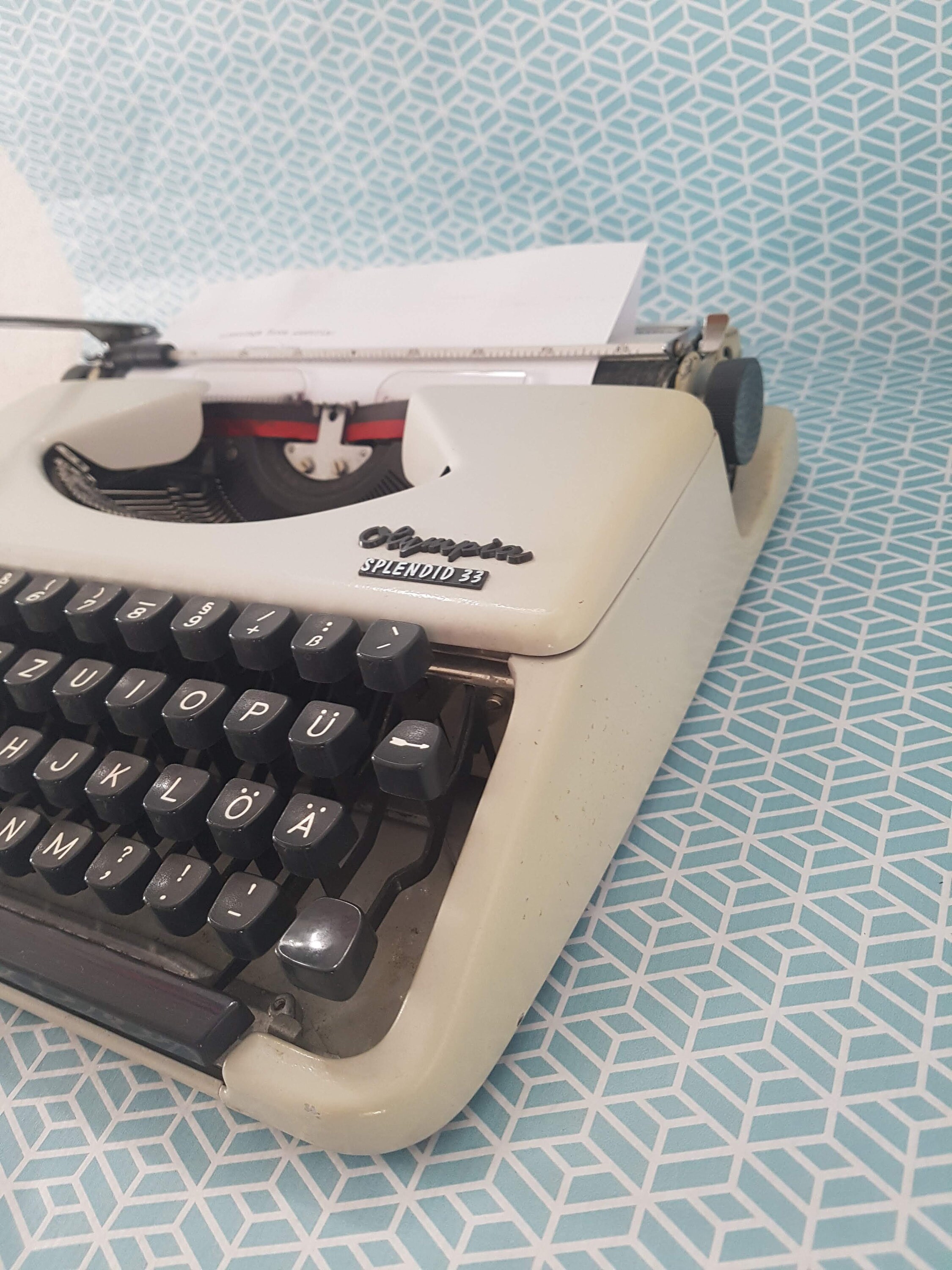 Typewriter Olympia Splendid 33 vintage decoration gift friends typewriter cream typewriter made in Germany Kramurilove