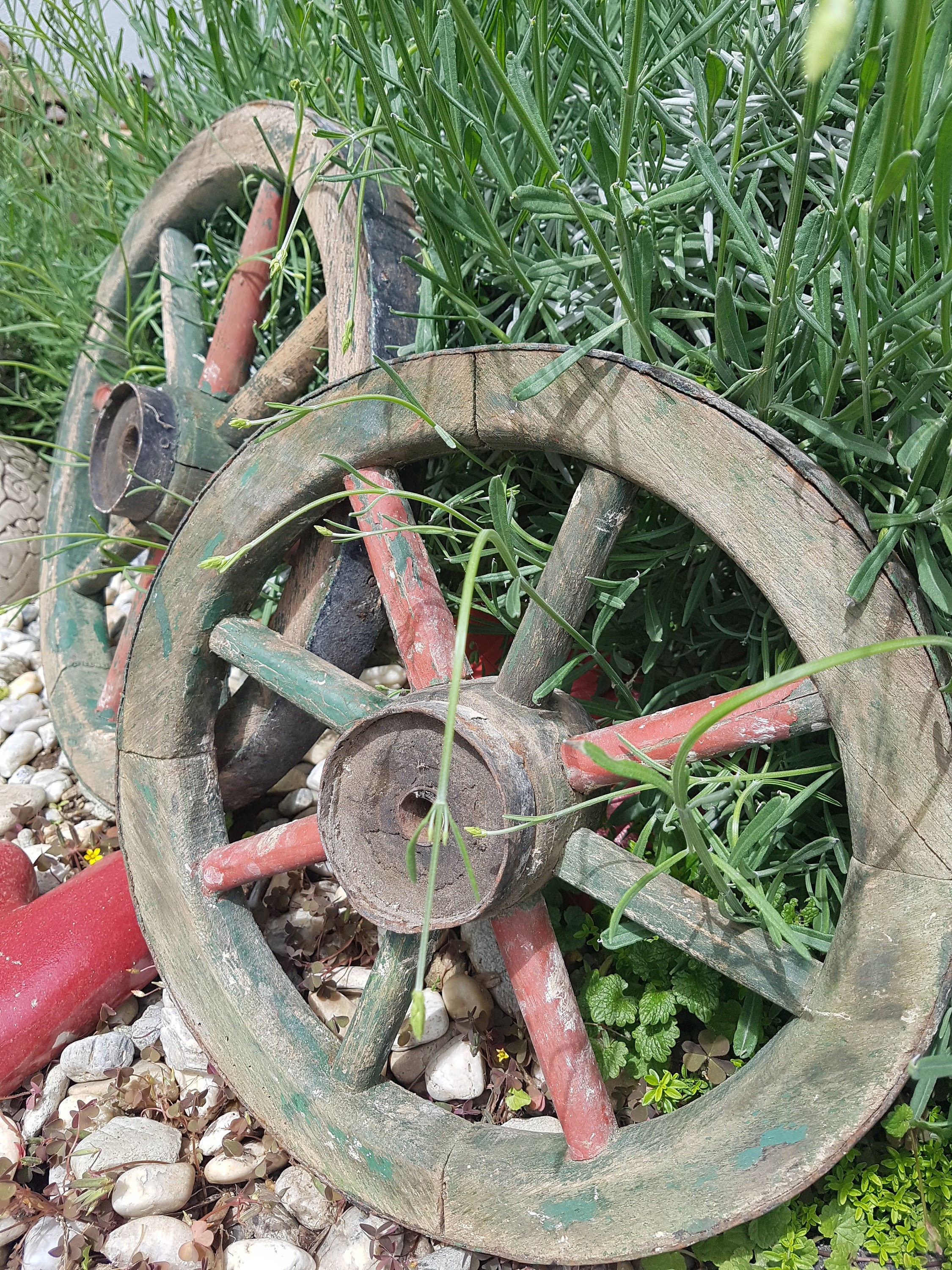 Old Wagon Wheels Country House Decoration Shabby Decoration