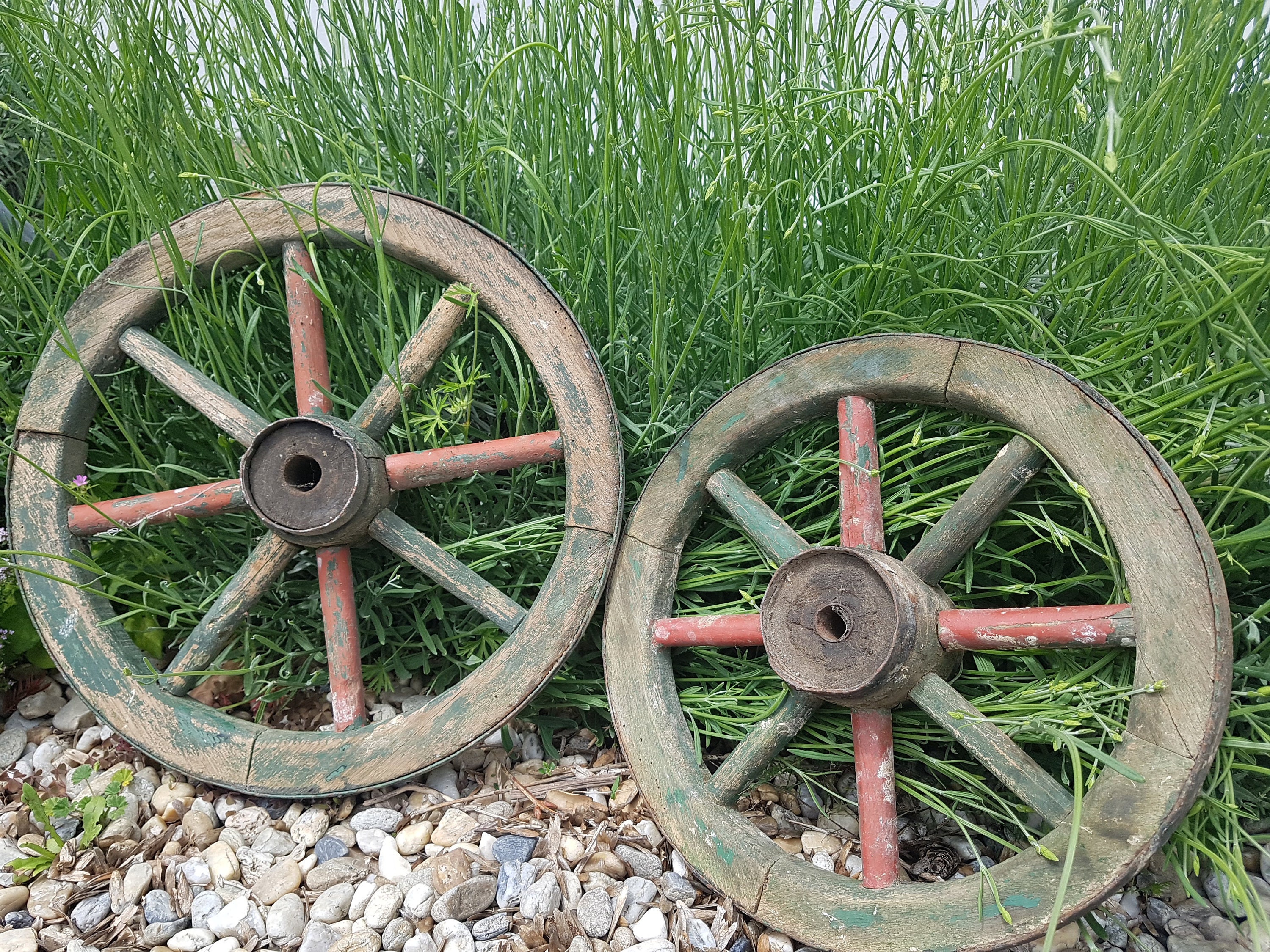 Old Wagon Wheels Country House Decoration Shabby Decoration