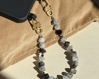 Short phone chain made of tourmaline quartz natural stone beads and a CROW phone case for iPhone and Samsung, handmade by eilenna