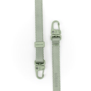 Sangle de téléphone portable étroite et longue à accrocher autour du cou pour étuis de téléphone portable avec œillets de couleur SAGE vert sauge par eilenna