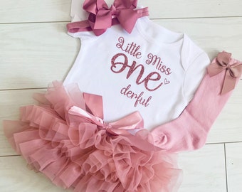 Luxury Rose Gold Girls 1st First Birthday Outfit Tutu Knickers Skirt Vest Top Cake Smash Set Dusky Pink Socks Little Miss One Derful