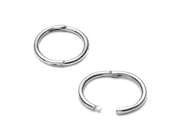 Créoles de dormeuses à charnières. Argent sterling 925 massif en 10 mm. Coffret cadeau et livraison GRATUITE au Royaume-Uni.