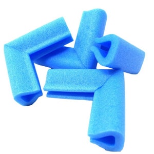 Blue Foam Corners for protecting art in transit. For paintings 25-35mm thick. Pack of 4. Artist, art, painting