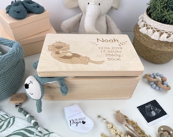 Coffret Souvenir Bébé Cadeau Baptême Loutre Avec Pierre à Personnaliser