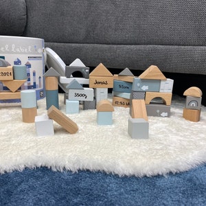 Gift for birth, 50 wooden building blocks blue personalized with storage box image 3