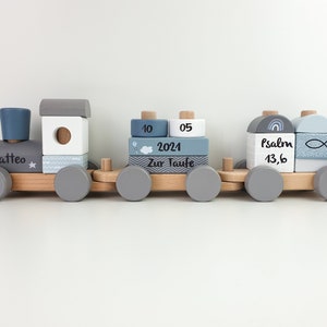 Taufe Geschenk, Holzeisenbahn personalisiert blau, Taufgeschenk für Jungen, Geschenkideen Taufe Bild 3