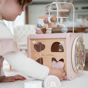 Personalized wooden motor skills cube – Christening gift for girls and boys – Montessori toys – Baby toys – Gift for birth