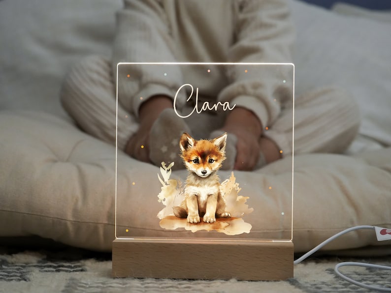 Personalisiertes Nachtlicht mit Wolf-Motiv und Namen für Kinderzimmer
