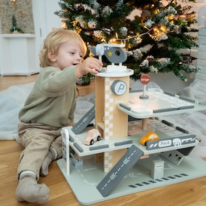 パーソナライズされた子供用駐車場、木製駐車場、3歳の男の子へのクリスマスプレゼント、子供用駐車場、子供へのクリスマスプレゼント