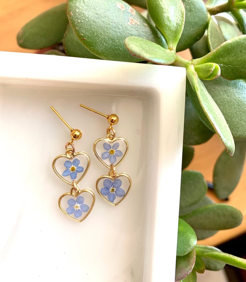 Twin Forget Me Not Heart Earrings  Pressed flower resin image 1