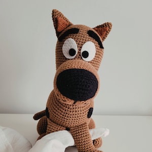 Crochet dog pattern - Dog pattern amigurumi - in English and Portuguese