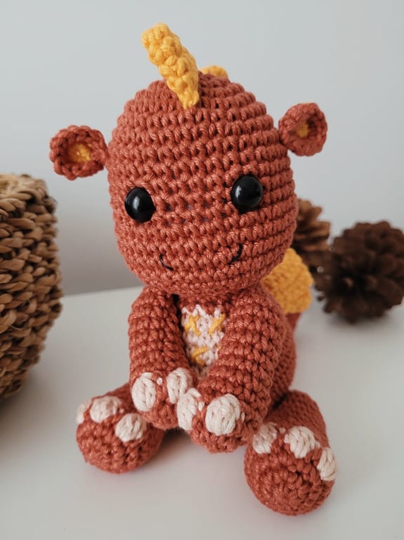Crochet dragon pattern Lino, the baby dragon English/Portuguese image 5