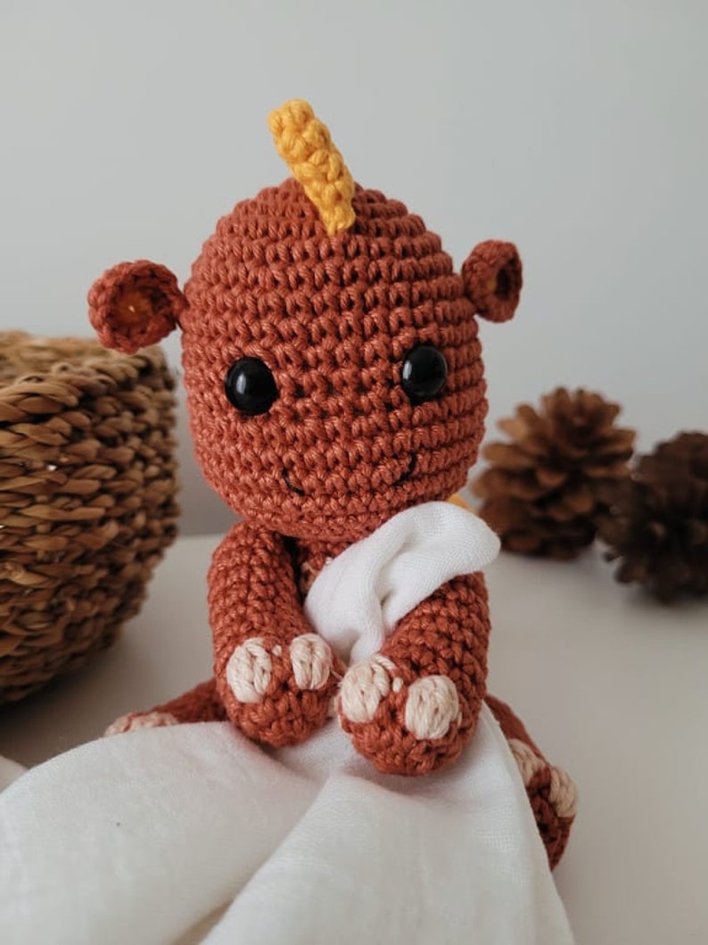 Crochet dragon pattern Lino, the baby dragon English/Portuguese image 2
