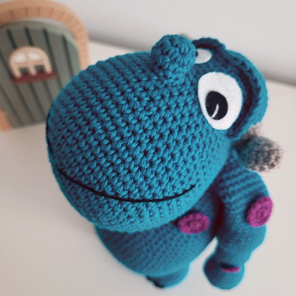 Crochet monsters pattern - Amigurumi pattern - Monsters, Inc. crochet pattern - Patrón amigurumi monstruos - in ENGLISH, PORTUGUESE, SPANISH