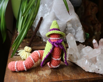 PDF PATRON AU CROCHET Dress Up Earth Worm Wormy ver de terre amigurumi sorcière Halloween chapeaux