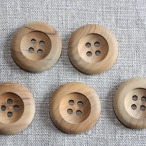 5 wooden buttons, 33mm, 30mm, 25mm, 23mm, 20mm, 18mm or 15mm