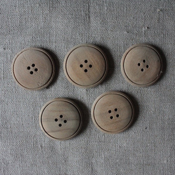 5 boutons en bois, 38 mm, 35 mm, 30 mm, 28 mm, 25 mm, 22 mm, 20 mm, 18 mm