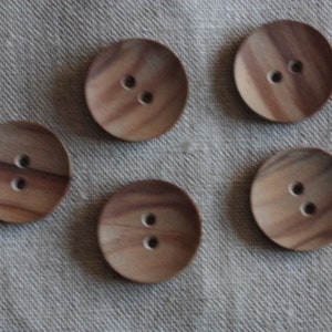 5 wooden buttons, 18mm, 20mm, 23mm, 25mm, 28mm, 30mm, 35mm, 44mm