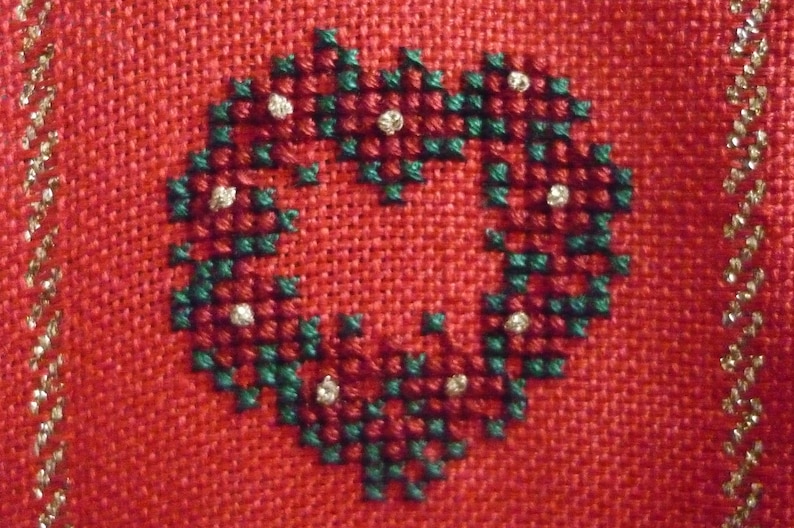 Gift Bag Flower Heart red-gold hand embroidered